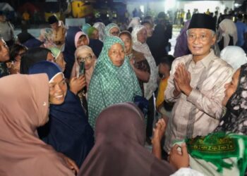 Sahur Bareng Pengungsi di Aceh Tamiang, Dody Hanggodo Pastikan 20 Blok Huntara Tuntas, Kejar Target Sebelum Lebaran dan Percepat SPAM 2×50 Liter per Detik demi Air Bersih Layak untuk Warga