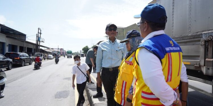 7.000 Lubang Disikat! Menteri Dody Janji Pantura Barat Pothole-Free Sebelum Mudik 2026, Jangan Sampai Pemudik Masih Main ‘Hindar-Hindaran’ di Jalan Nasional