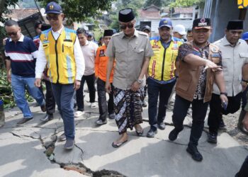 Turun Langsung ke Lokasi Bencana, Menteri PU Dody Hanggodo Siapkan 1.000 Huntara untuk Selamatkan Warga Tegal dari Ancaman Tanah Bergerak