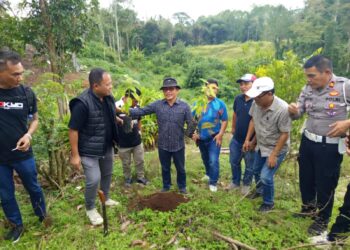 Senator Stefanus BAN Liow Gandeng Insan Pers dan Polres Tomohon Tanam Pohon di Hari Pers Nasional, Gaungkan Pers Kuat, Ekonomi Berdaulat, Bangsa Kuat