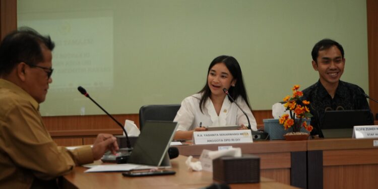 Putusan MK Tegaskan Negara Wajib Biayai Pendidikan Dasar, Tapi Aturan Daerah Masih Tumpang Tindih? DPD RI DIY Desak Evaluasi Total Regulasi Pendidikan di Tengah Arus Sentralisasi Kebijakan Pusat