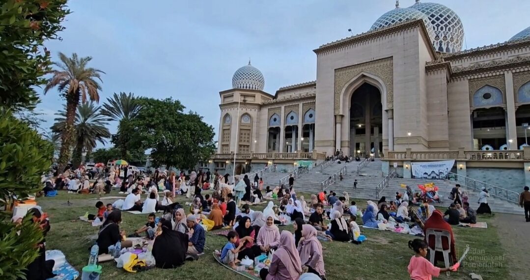 Aceh Bangkit Lebih Cepat! Ngabuburit dan Berburu Takjil Kembali Ramaikan Pasar Ramadan Lhokseumawe