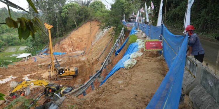 Menteri PU Dody Hanggodo Blusukan Cek Jalur Mudik Medan–Tapanuli, Pastikan Jalan Aman Meski Sempat Diterjang Longsor