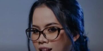 Cuitan Lucu, Giliran Bokepnya Siskaeee Gercep Banget, Bandingkan Kasusnya dengan Pelaku Air Keras Aktivis KontraS: “Aku Pakai Masker Ketangkep, yang Terlihat Jelas Kok Masih Misteri”