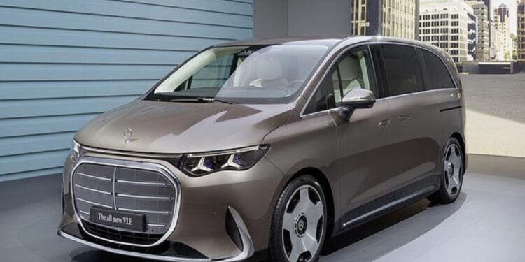 Van Listrik Rasa Pesawat, Bisa Rebahan, Nonton, Sampai Rapat Tanpa Perlu Kantor