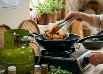 Menteri Bahlil Ajak Rakyat Hemat Gas: Matikan Kompor Jika Sudah Matang