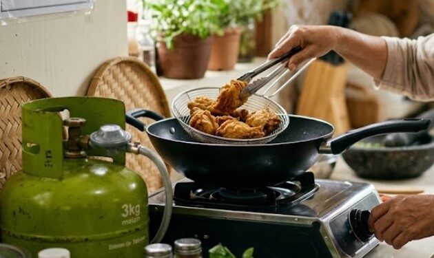 Menteri Bahlil Ajak Rakyat Hemat Gas: Matikan Kompor Jika Sudah Matang