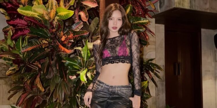 Intip Lisa BLACKPINK Bagikan Momen Liburan di Bali