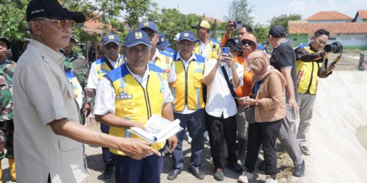 Genangan 2 Km di Jalan Ketanggungan–Pejagan Surut, Menteri PU Fokus Muara Sungai Babakan