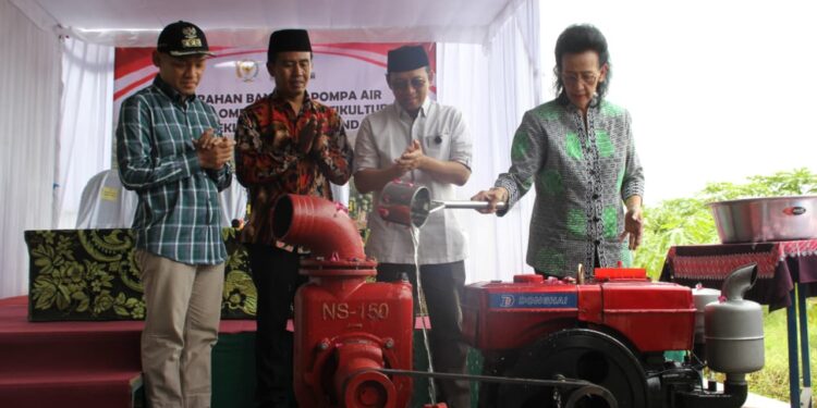 Lahan Haus Disiram Perhatian: GKR Hemas dan Gus Hilmy Bawa Pompa ke Sleman, Petani Akhirnya Tak Cuma Andalkan Hujan