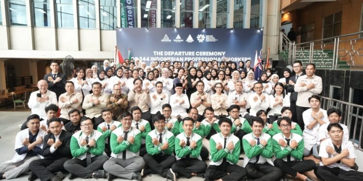 Gandeng Binawan University, Menteri Mukhtarudin Lepas 344 Pekerja Migran Sektor Profesional ke Asia dan Eropa