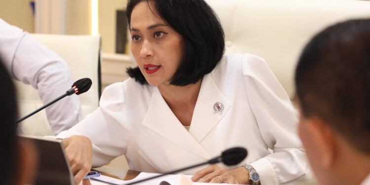 Wamen Christina: Evakuasi PMI dari Iran Bukti Negara Hadir Melindungi WNI