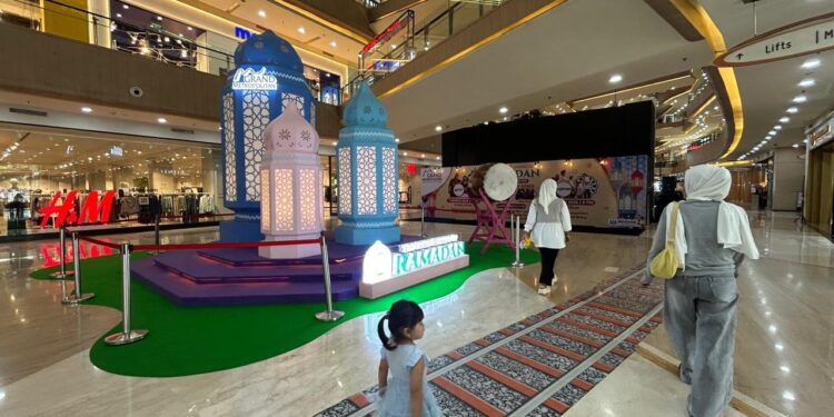 Bukan Cuma Ngabuburit! Ramadan di Grand Metropolitan Bekasi Ada Konser HiVi! dan Diskon Gila-Gilaan hingga 70%.