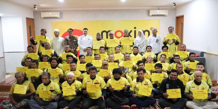 Sambut Lebaran, Puluhan Ribu Mitra Pengemudi Maxim Terima Bonus Hari Raya