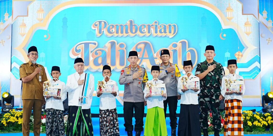 Safari Ramadan di Jateng, Kapolri Ajak Seluruh Elemen Bersatu Wujudkan Indonesia Emas 2045