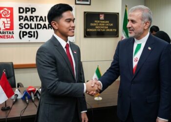 Kaesang Pangarep Terima Mohammad Boroujerdi di Markas PSI—Diplomasi Beneran atau Sekadar “Ngurus Kapal Parkir” di Selat Hormuz?