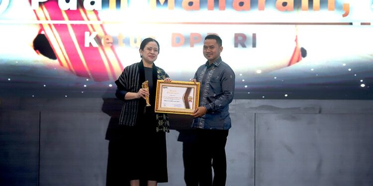 Terima Award dari Forum Pers DPR, Puan Sebut Kerja Parlemen Butuh Dikawal Media