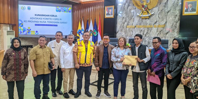 Jalan Rusak Bikin Warga Tersendat, Dewan Perwakilan Daerah Republik Indonesia Turun Tangan Dorong Perbaikan Akses di NTB