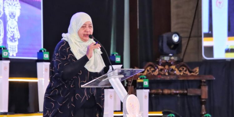 Buka Seleksi LCC Empat Pilar Provinsi Jambi, Kepala Biro Keuangan MPR Triyatni : LCC Merupakan Upaya MPR Membentuk Karakter Bangsa