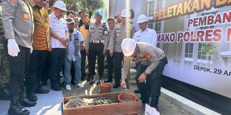 Kapolda Metro Jaya Letakkan Batu Pertama Mako Polres Depok, Tegas Minta Polisi Humanis dan Jangan Sakiti Hati Rakyat