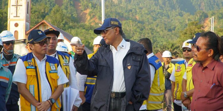 Menteri Dody Tinjau Pembangunan Sabo Dam Aek Tukka, Targetkan Rampung Oktober 2026