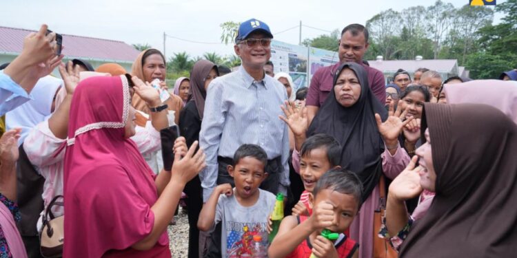 Tinjau Rumah Hunian Aceh Tamiang, Menteri Dody Pastikan Kenyamanan Masyarakat