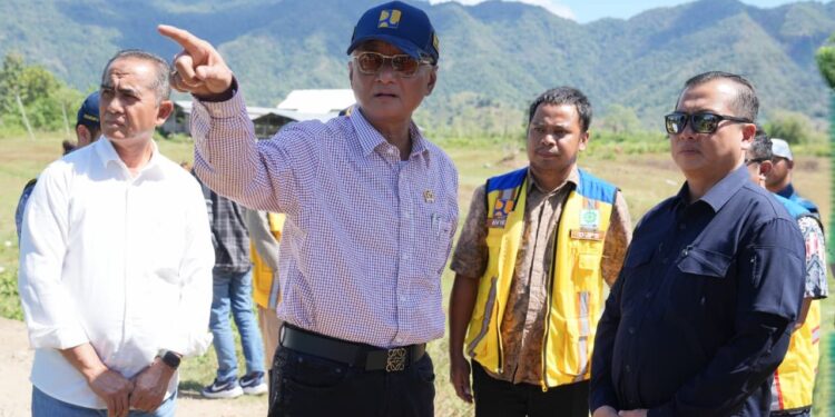 Menteri Dody Tinjau Lokasi Usulan Sekolah Rakyat di Kabupaten Bima