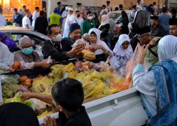 Jemaah Haji RI Serbu Pasar Kaget di Makkah, Bakso, Gorengan, Bubur Kacang Hijau, Risol, Klepon hingga Onde-onde Dijual Pakai Rupiah
