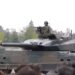 Tank Jepang Type 10 Bikin Dunia Melongo, Gelas Wine Tetap Tegak Saat Tank Ngebut
