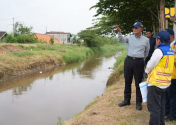 Menteri Dody Tinjau Pembangunan Jembatan Bokwedi di Pasuruan, Ditargetkan Fungsional Sebelum Nataru
