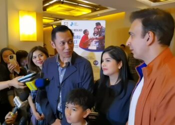SBY Menangis Saat Nobar Children of Heaven, AHY Langsung Luncurkan Gerakan Sepatu Anak