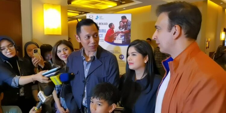SBY Menangis Saat Nobar Children of Heaven, AHY Langsung Luncurkan Gerakan Sepatu Anak