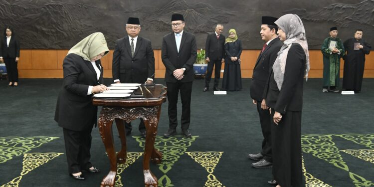 Tiga Pejabat Tinggi Pratama Setjen MPR RI Dilantik, Siti Fauziah: Tekankan Penguatan Kolaborasi dan Peningkatan Kinerja Lembaga