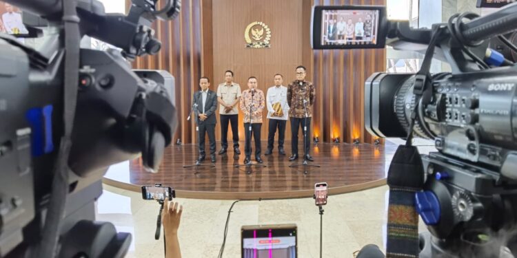 Dasco Kumpulkan Bahlil hingga Dony Oskaria di DPR, Bahas Investasi dan Tata Kelola Ekspor