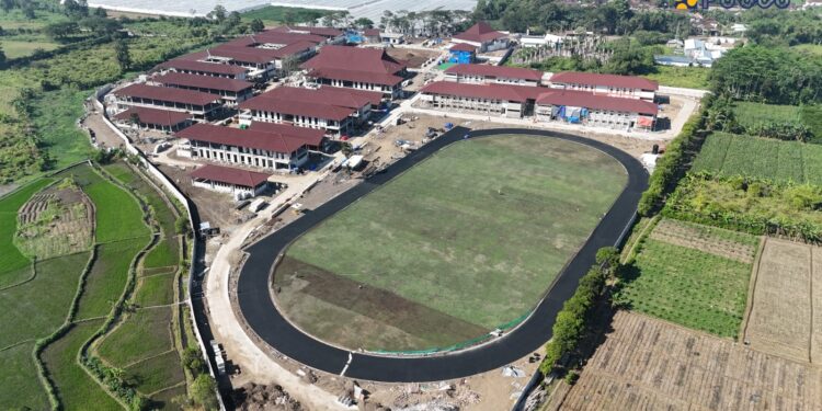 Sekolah Rakyat di Jember Ini Beda, Punya Lapangan Bola Standar FIFA