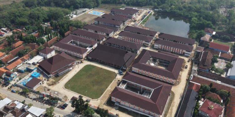 Anti-Mainstream’ Menteri Dody Sisir Bagian Belakang Proyek, Genjot Progres Sekolah Rakyat Sragen Tembus 87 Persen
