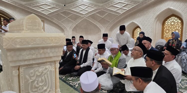Ketua MPR Bicara Peran Bung Karno Buka Makam Imam Bukhari di Uzbekistan