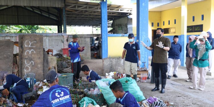 Dari Aspirasi Menjadi Aksi, Ibas Bantu Operasional TPS 3R Demi Pengelolaan Sampah yang Lebih Baik