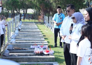 Ziarah Makam Mantan Menteri PANRB Awali Peringatan Hari Jadi ke-67 Kementerian PANRB