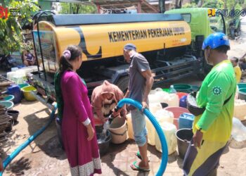 Kementerian PU Salurkan Air Bersih ke Situbondo, Bantu Warga Terdampak Kekeringan