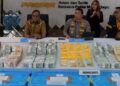 Polisi Pajang Gunungan Uang dan 74 Kg Emas! Barang Bukti Kasus Korupsi Rp543 Miliar Bikin Publik Melongo
