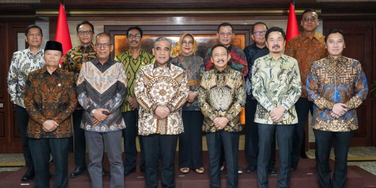 Silaturahmi Kebangsaan Pimpinan MPR RI ke Mahkamah Konstitusi Bahas Sidang Tahunan dan Penguatan Tafsir Konstitusi