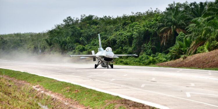 Kementerian PU Siapkan 4 Ruas Jalan Tol Sebagai Landasan Darurat Pesawat Tempur