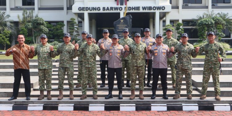 Kapolda Metro Jaya dan Pangdam Jaya Sambangi Mako Kopassus, Perkuat Soliditas TNI-Polri Jaga Stabilitas Jakarta dan NKRI