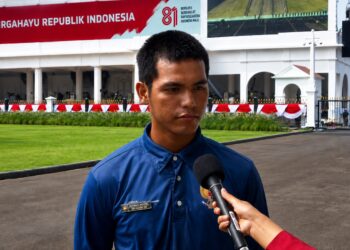 Bangga Gabung Paskibraka, Nasionalisme Fatih Bergelora Kibarkan Sang Merah Putih di Istana
