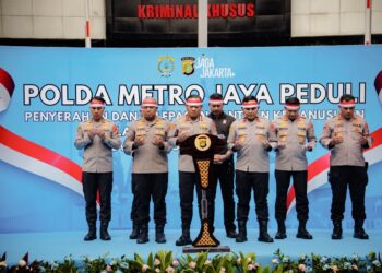 Polda Metro Jaya Kirim 12 Truk Bantuan Kemanusiaan untuk Masyarakat Terdampak Gempa NTT