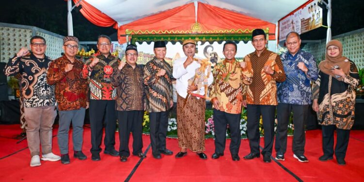 Memperingati HUT RI, MPR Gelar Wayang Kulit, HNW: Kuatkan Budaya dan Kebangsaan yg Tak Terpisahkan