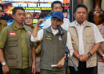 Menhut Raja Antoni Tutup Sementara Pendakian di 9 Taman Nasional Rawan Karhutla