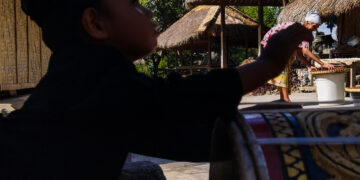 Desa Adat Ende Tak Cuma Jual Budaya, UMKM Warga Ikut Ketiban Rezeki dari Wisatawan