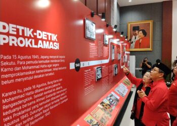 Momen Megawati Melihat Pemeran Jejak Merdeka Putra Fajar, Sebelum Pimpin Upacara HUT Ke-81 RI
